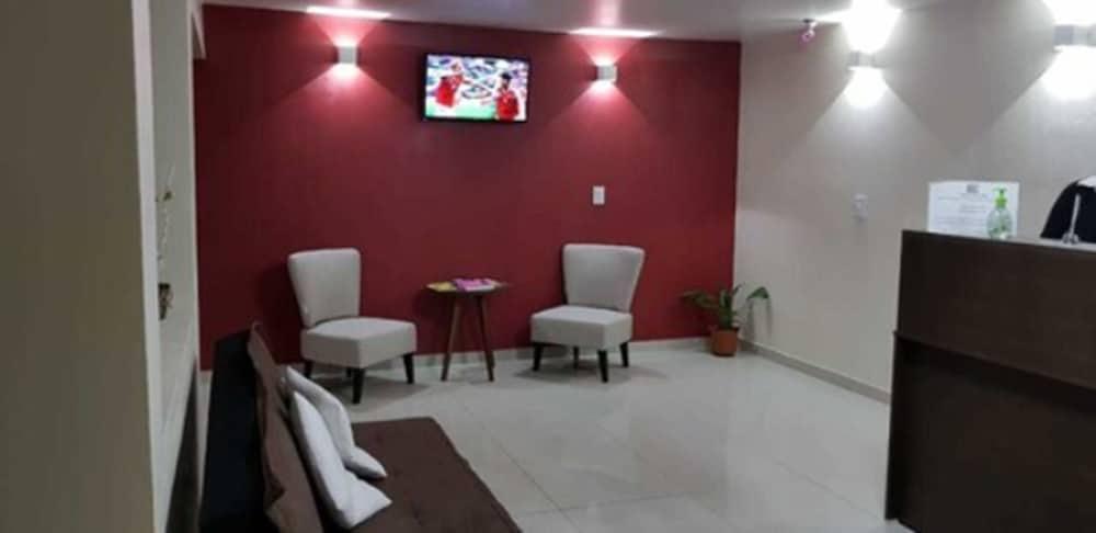 Iguazu Urban Hotel Express Пуерто Игуасу Екстериор снимка