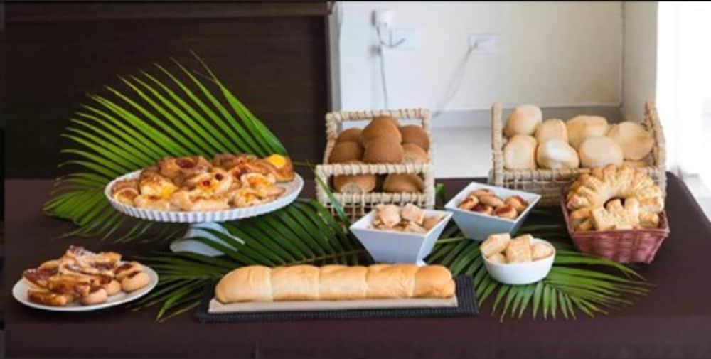 Iguazu Urban Hotel Express Пуерто Игуасу Екстериор снимка