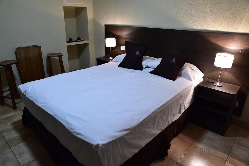 Iguazu Urban Hotel Express Пуерто Игуасу Екстериор снимка