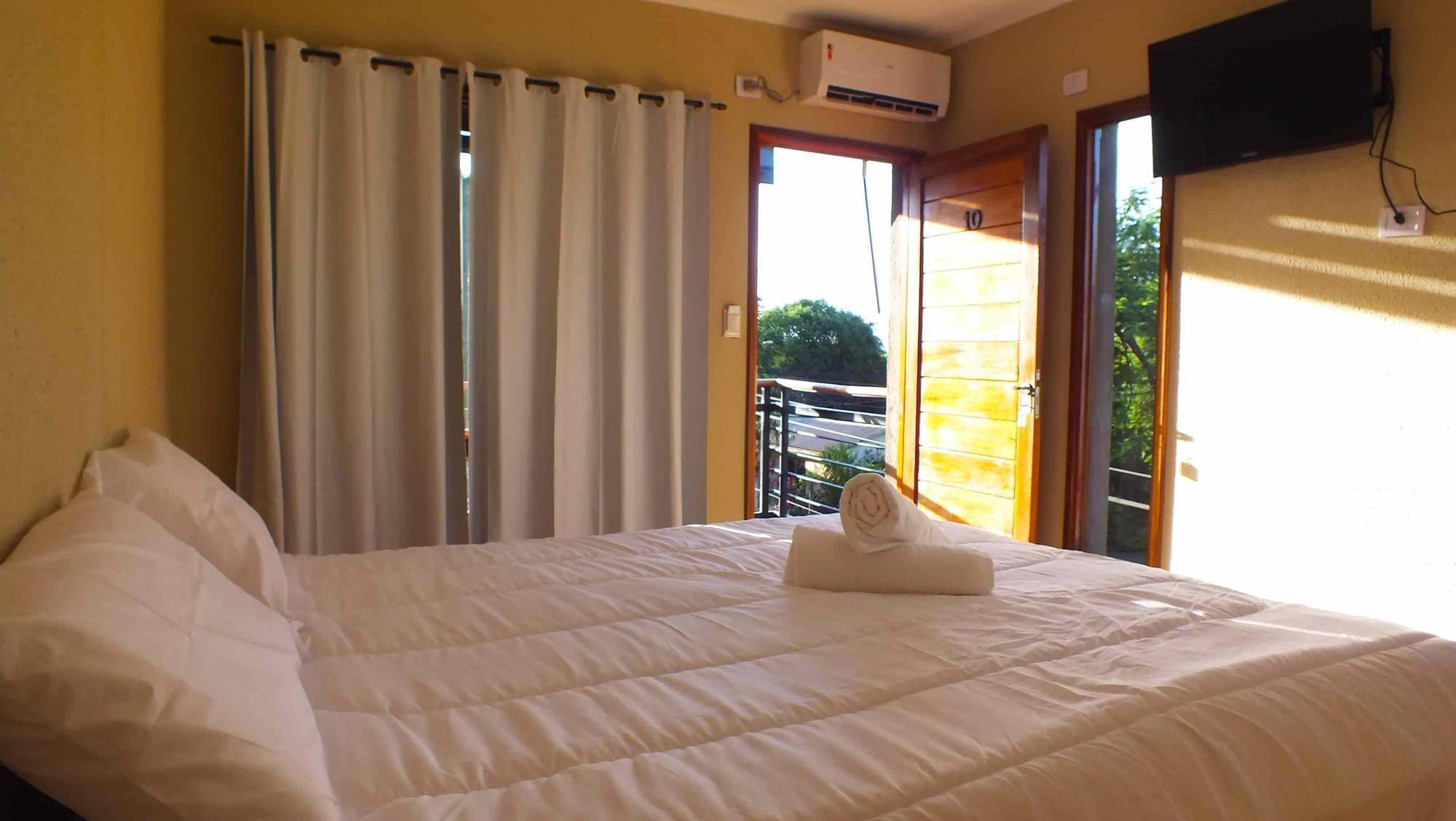 Iguazu Urban Hotel Express Пуерто Игуасу Екстериор снимка