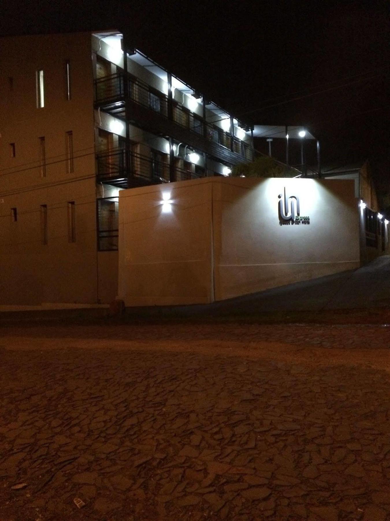 Iguazu Urban Hotel Express Пуерто Игуасу Екстериор снимка