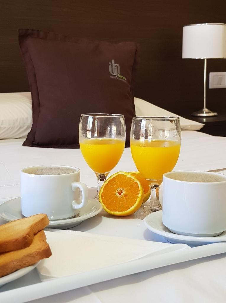 Iguazu Urban Hotel Express Пуерто Игуасу Екстериор снимка